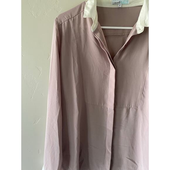 Sweet Salt Medium Business Casual Button Down Flowy Blouse - Picture 3 of 3
